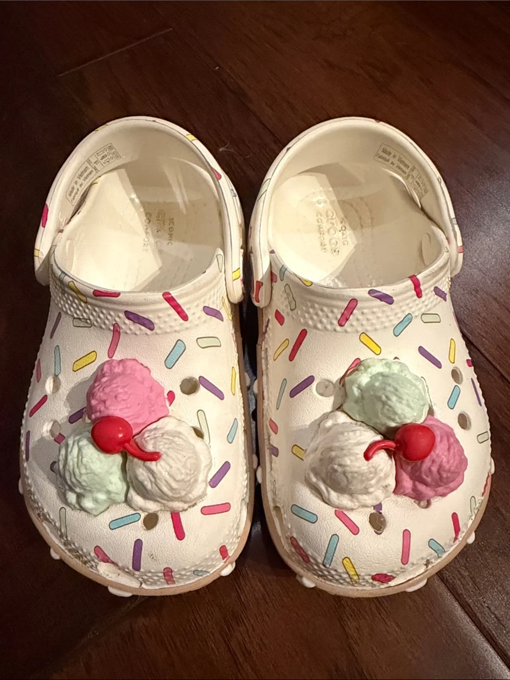CROCS cream kids